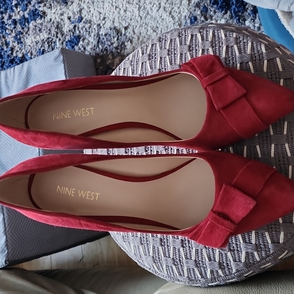 Nine West suede heels, sz 9
